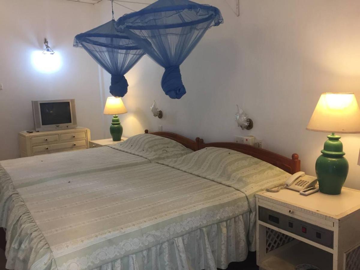 Hotel Shalini Anuradhapura Eksteriør billede
