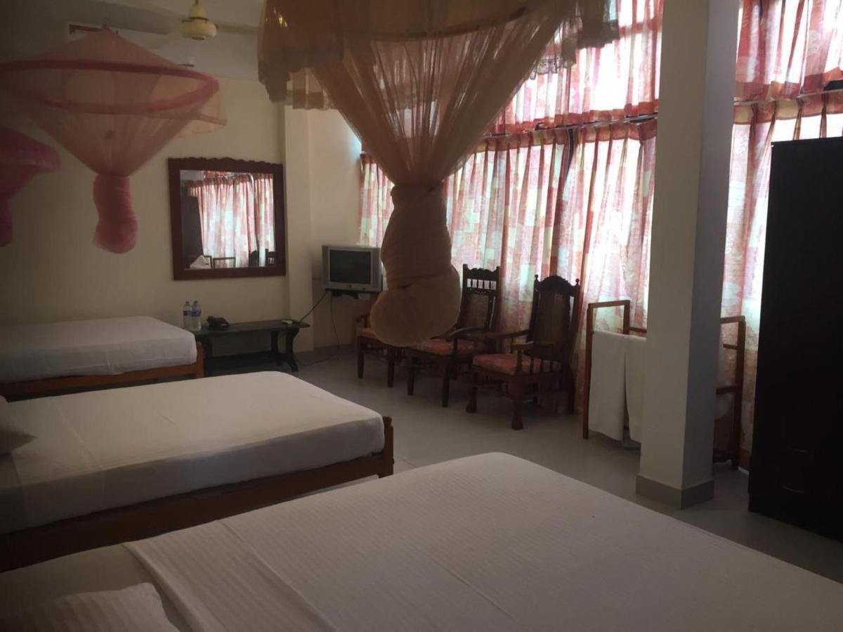 Hotel Shalini Anuradhapura Eksteriør billede