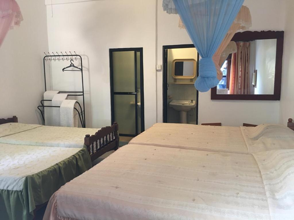 Hotel Shalini Anuradhapura Eksteriør billede